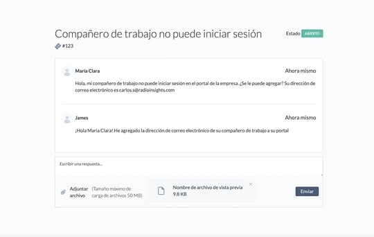 Imagen de una conversación sobre un ticket en el portal del cliente